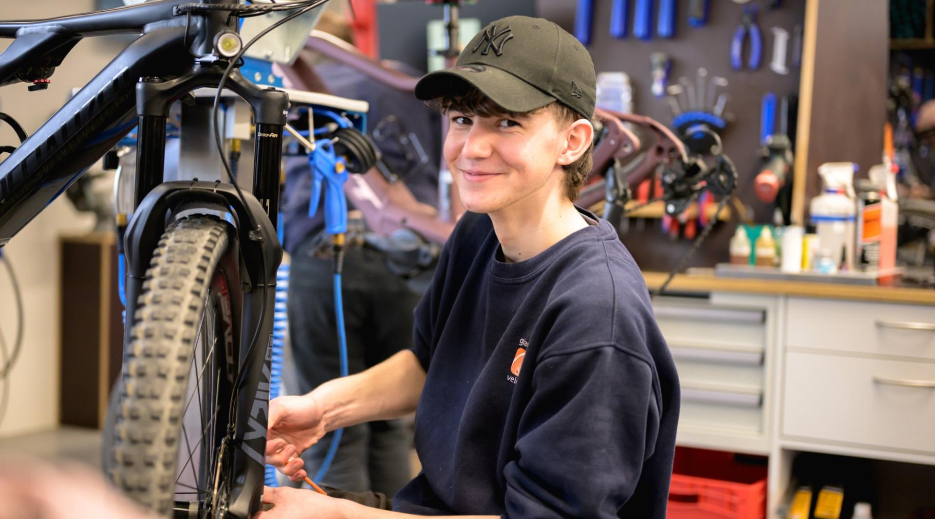  - Velothek AG B&uuml;tschwil